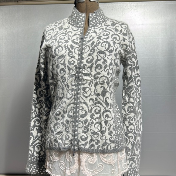 Icelandic design cardigan full front 2 way zipper angora soft grey and white. - Picture 1 of 13
